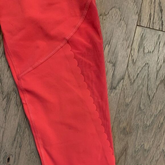 HOT pink Scallop Leggings - Picture 3 of 7